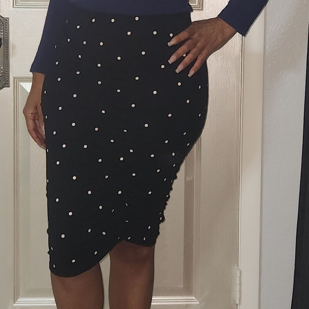 Black White Polka Dot Ruched Skirt Size S - Picture 3 of 8
